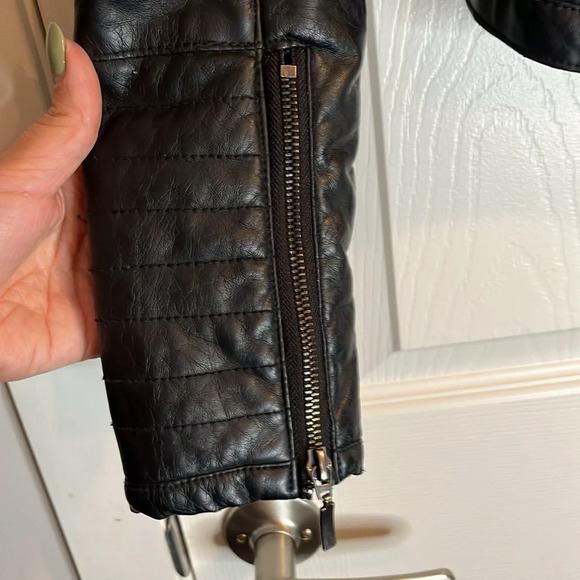❤️Therapy quilted faux leather jacket women’s S black cropped moto - Picture 3 of 13